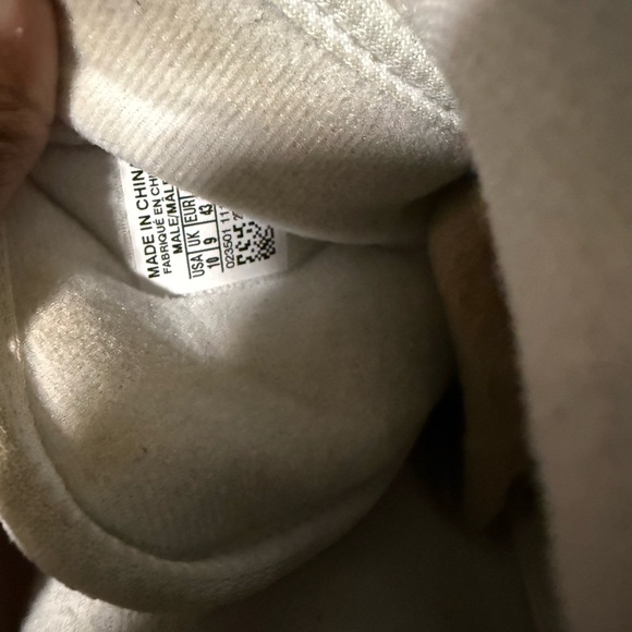 Reeboks - Picture 3 of 3